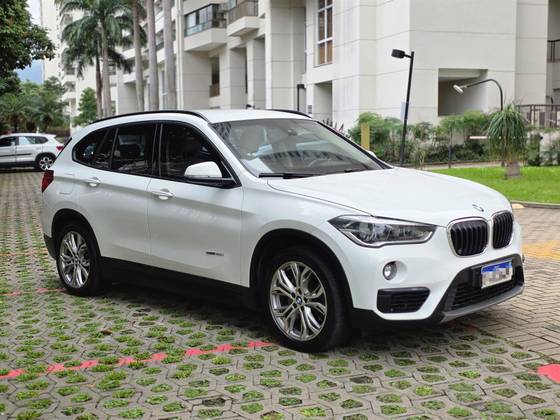 BMW X1 2.0 16V TURBO ACTIVEFLEX SDRIVE20I 4P AUTOMÁTICO BMW X1 2.0 16V TURBO ACTIVEFLEX SDRIVE20I 4P AUTOMÁTICO